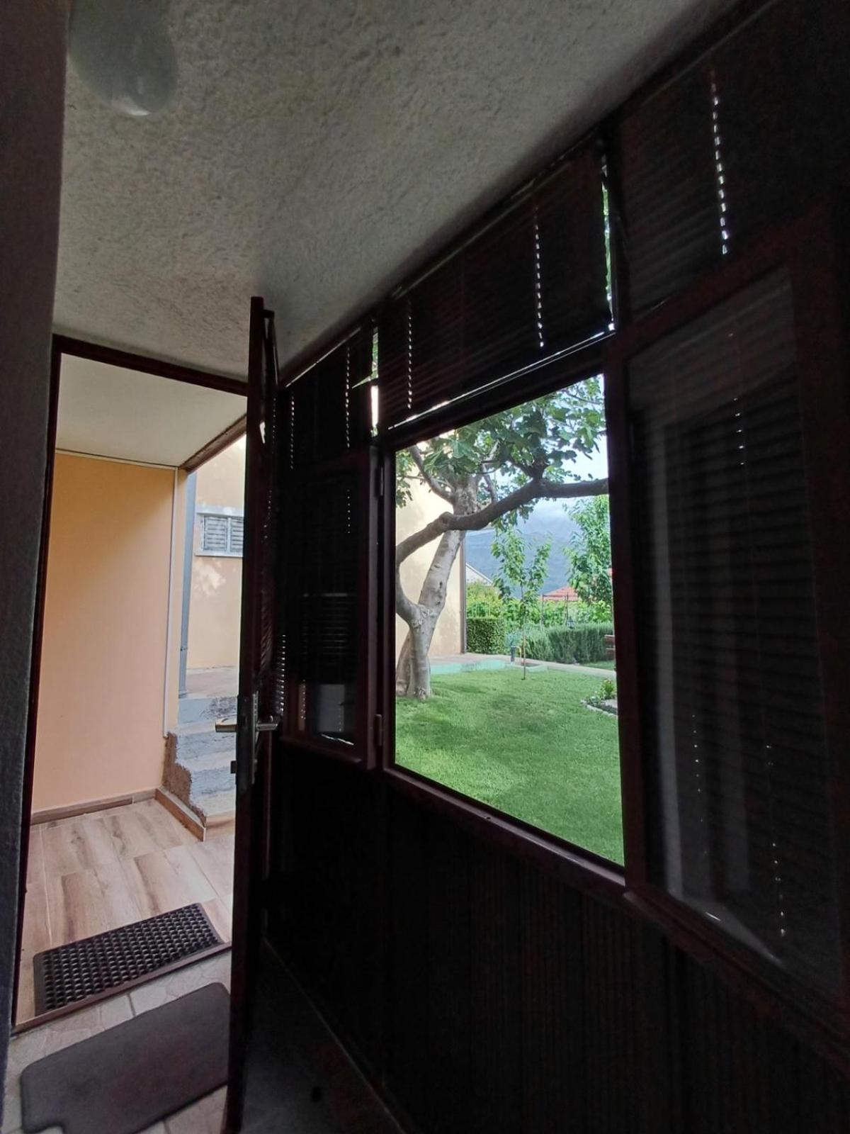 Apartments For Friends Trebinje Bilik gambar