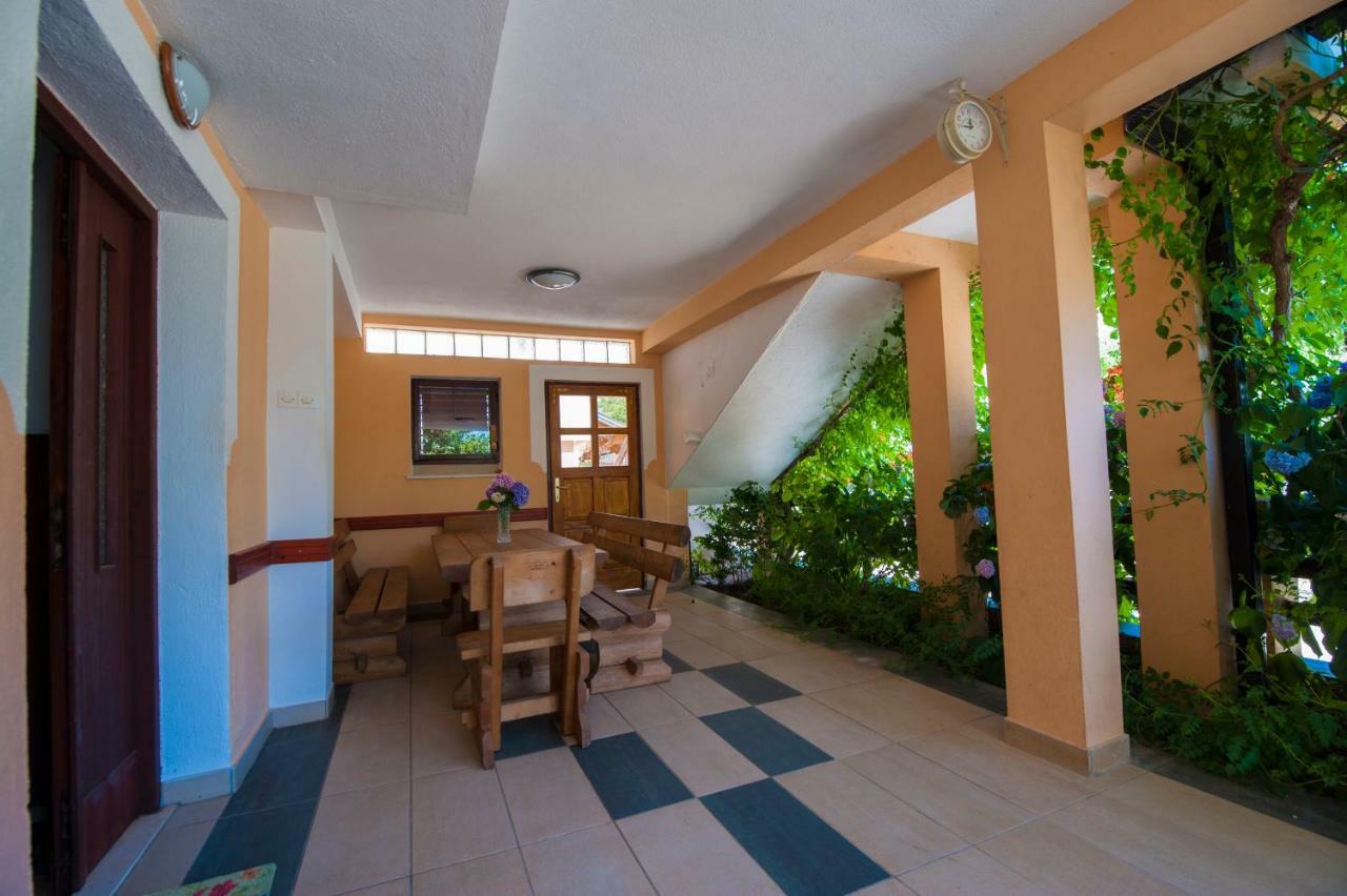 Apartments For Friends Trebinje Luaran gambar